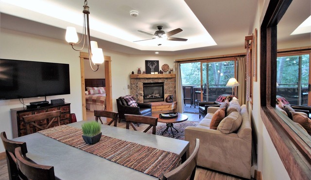 The perfect condo for families - bunkbeds, walk to the slopes, mountain views