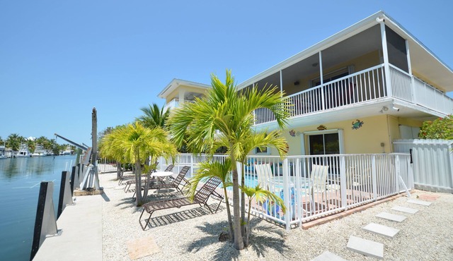 The PERFECT ESCAPE with Private Pool and Dock