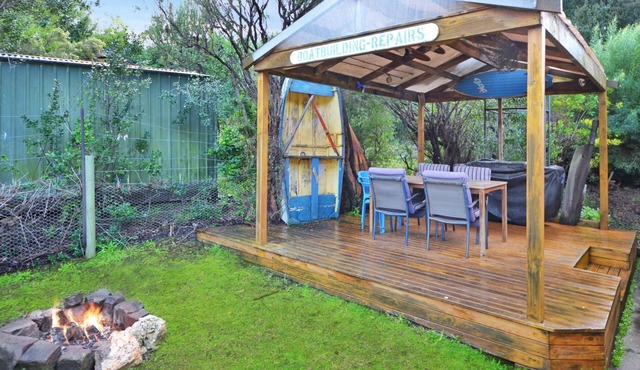 The Perfect Fishing Shack On The Glenelg River.