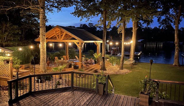 The Perfect Getaway Just 2 hours Northeast of Houston! Come enjoy tranquility!