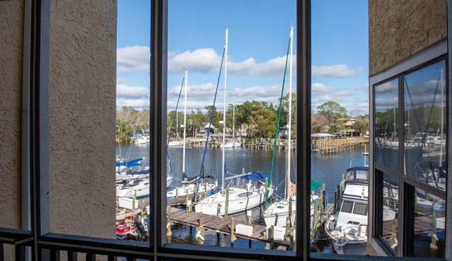 The perfect getaway, Marina Views