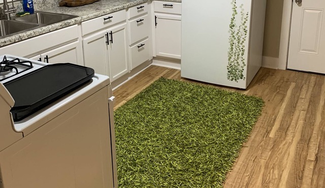 The Perfect Getaway Villa 3 Miles From Downtown!