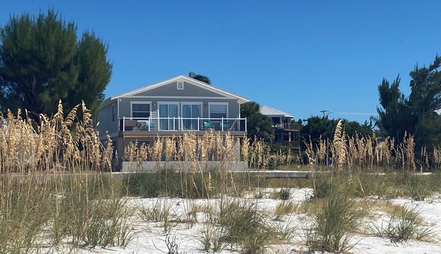 The Perfect Gulf Front Vacation, Directly on the Beach!