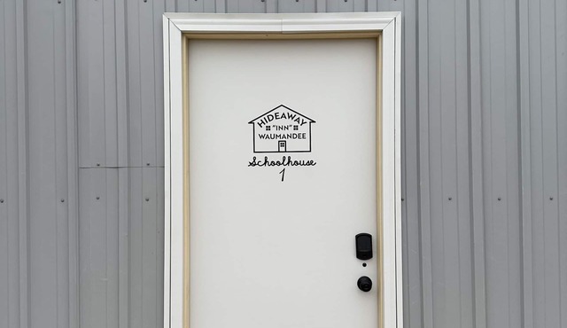 The perfect "Hideaway" from hectic everyday life in the heart of Buffalo County!