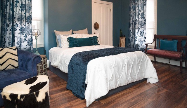 The Perfect Home Away From Home. Enjoy a Great Couples Getaway.