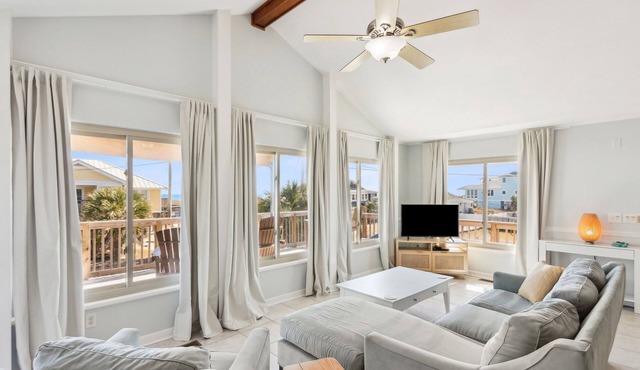 The Perfect House for Your Beach Getaway! Just Steps to the Ocean!