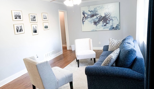 The Perfect Intown Stay for Groups- 5BR 2.5BA