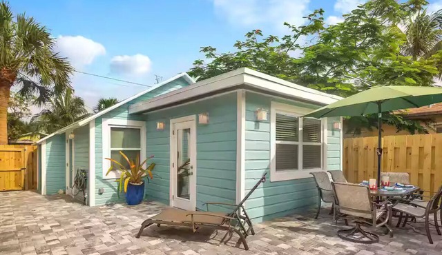 The Perfect Location for the Beach and Downtown!