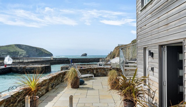 The perfect luxury coastal property to enjoy this magnificent location