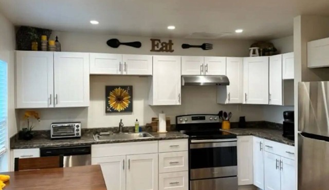 The perfect peaceful and cozy little house in a rural setting waiting for you!
