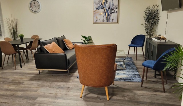 The Perfect Retreat*2Bd/2BA*Parking*Pets