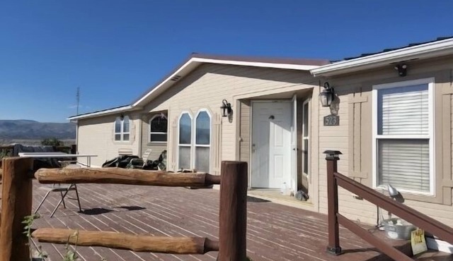 The perfect retreat with views of Manila and Flaming Gorge