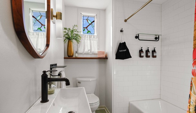 The Perfect Stay in Downtown Lawrenceburg - Creation Museum - Perfect North