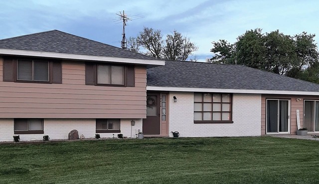 The Perry House- Charming 3-bedroom house with AC and WiFi in serene Monica