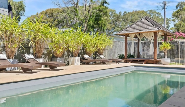 The Pet Friendly Pool House