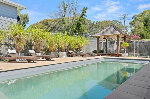 The Pet Friendly Pool House