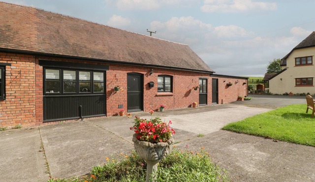 THE PHEASANT TWO, family friendly, with a garden in Raglan