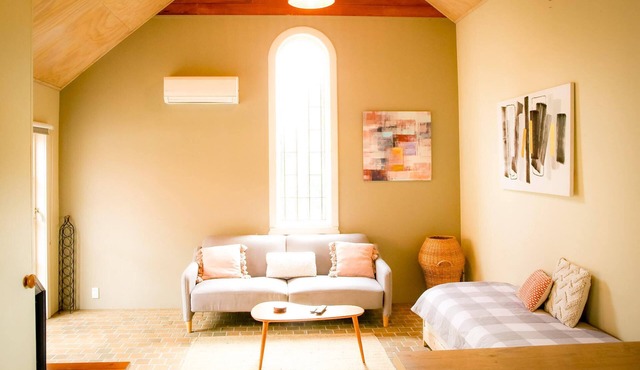 'The Phoenix on Miller' Modern loft style