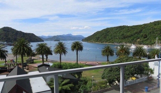 The PICK of PICTON - luxury modern apartment.