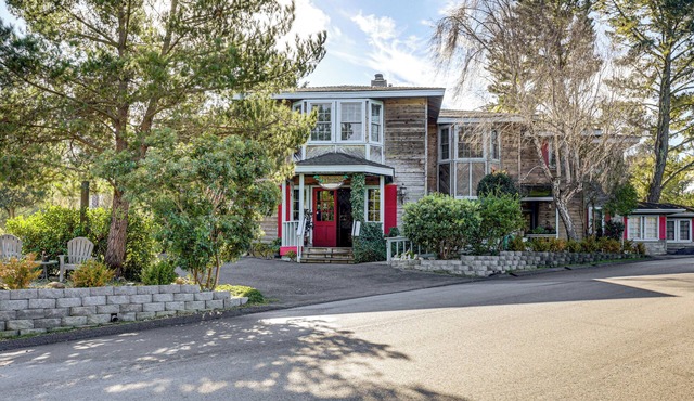 'The Pickford House' - Luxury Central Coast Stay!