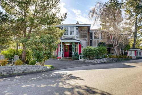 The Pickford House - Luxury Central Coast Stay!