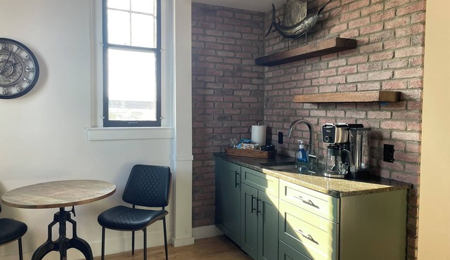 The Pierce Suite — Minutes to Corning Museum of Glass & Corning Inc.