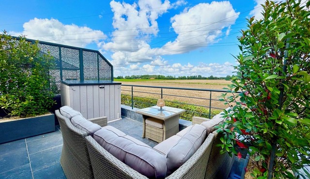 The Pigeonnier, gîte at Domaine D'antan