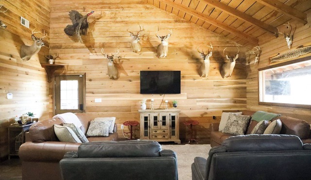 The Pine Crest Cabin, a little piece of Gatlinburg right here in Attalla