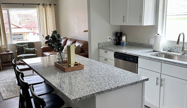 The Pine House- newly renovated home located in downtown