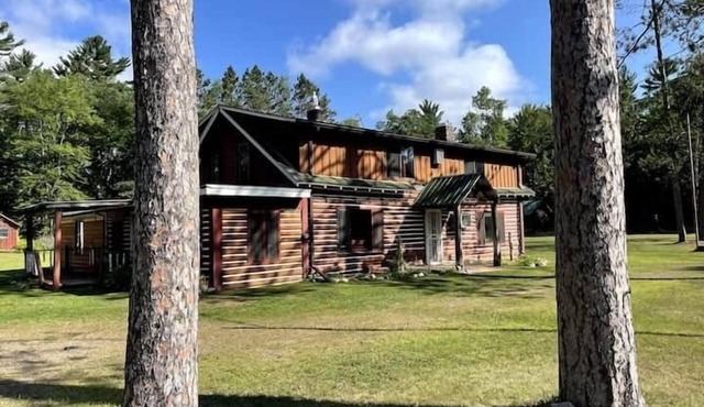 The PineHurst Lodge - Lower Clam Lake -