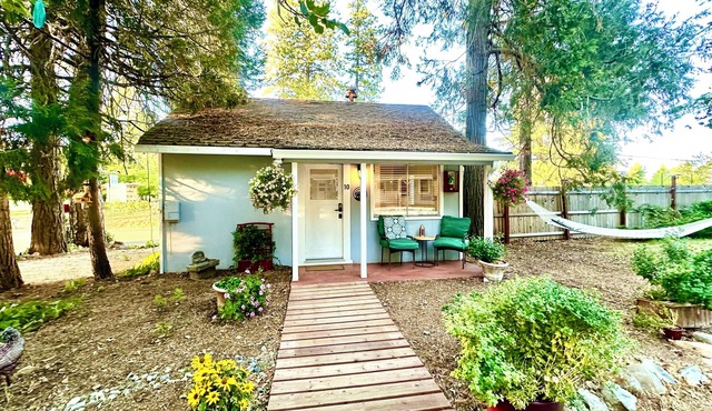 The Pines Inn and Cottages