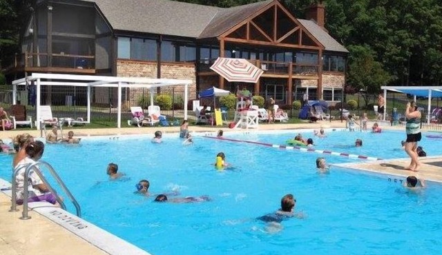 The Pines of Apple Valley, Guest passes for Pools & Beaches available for a fee