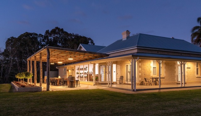 The Pines River Escape Accomodation located minutes from Renmark township