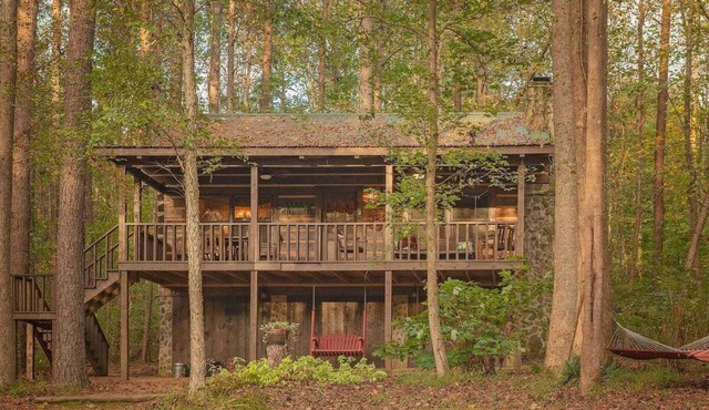 The Pines | Riverside Log Cabin on The Ocoee