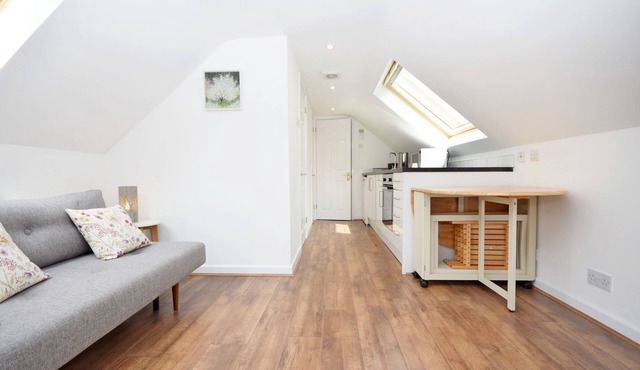 The Pines , Woodmancote - retreat in the countryside close to Emsworth harbourside village