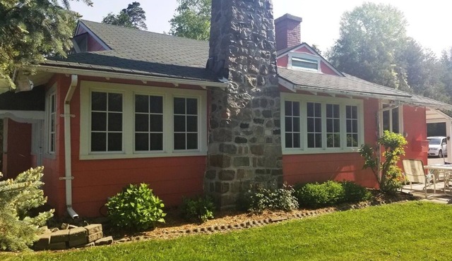 The Pink Cottage: Sunset Views