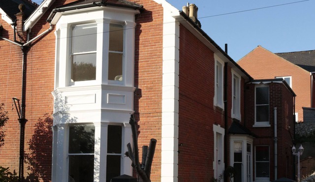 The Pink Door. Elegant 4 Bed Georgian House views of the sea and downs