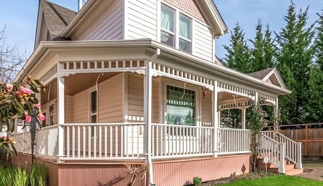 The Pink House - Pets OK Victorian Near 3rd Street