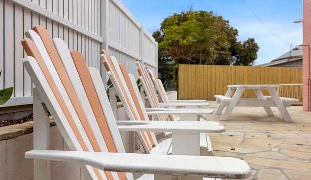 The Pink Lodge - 60's inspired beach fun