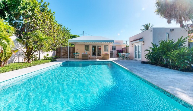 The Pink Orchid Beach House + Stunning Pool!