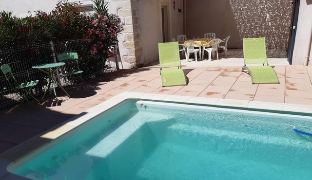 The pink villa, pretty village house with swimming pool