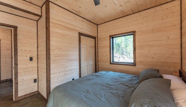 The Pioneer Lakeview Cabin with Private Sauna