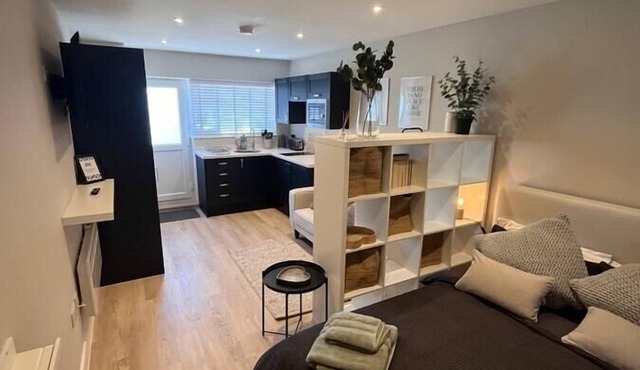 THE PIT STOP - Cosy flat close to Silverstone