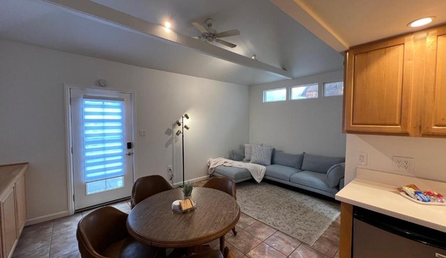 The Place, private 1bd unit, LAX, SoFi, Beaches, USC, Forum