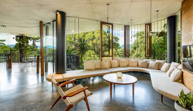 The Planchonella House - Eco Stay de Luxe