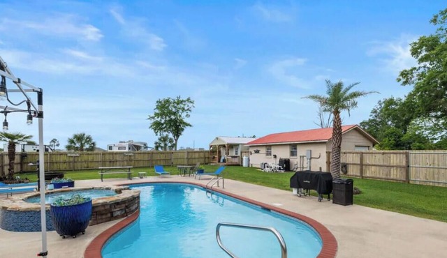 The Plash Pad - 4-bedroom w/Pool in Gulf Shores! Your Vacation Destination!