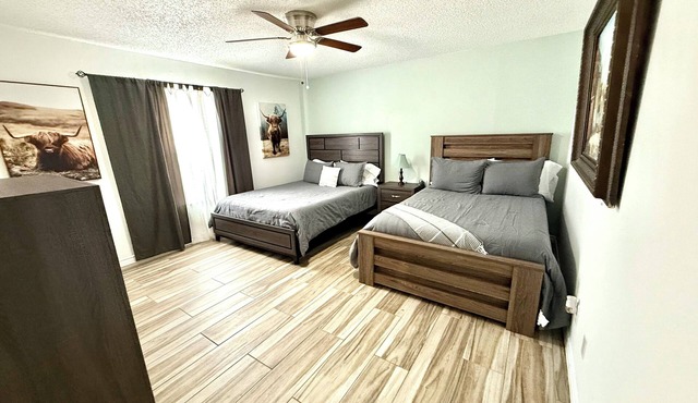 The Play & Stay Escape-Charming 2-bedroom apartment in the heart of San Antonio.