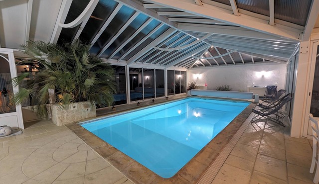 The pleasures of Andernos and a private swimming pool in your veranda