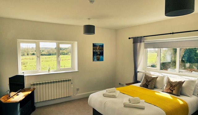 The Plough Inn Farmhouse-Private Holiday House