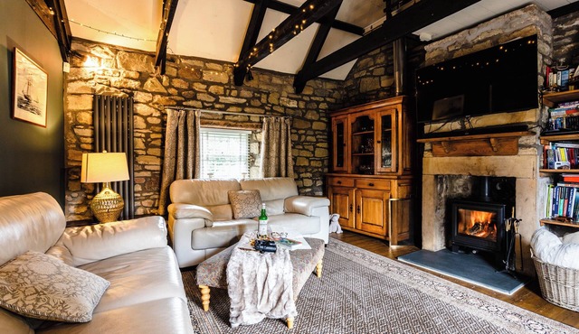 THE POACHERS POCKET, pet friendly, with open fire in Whittingham